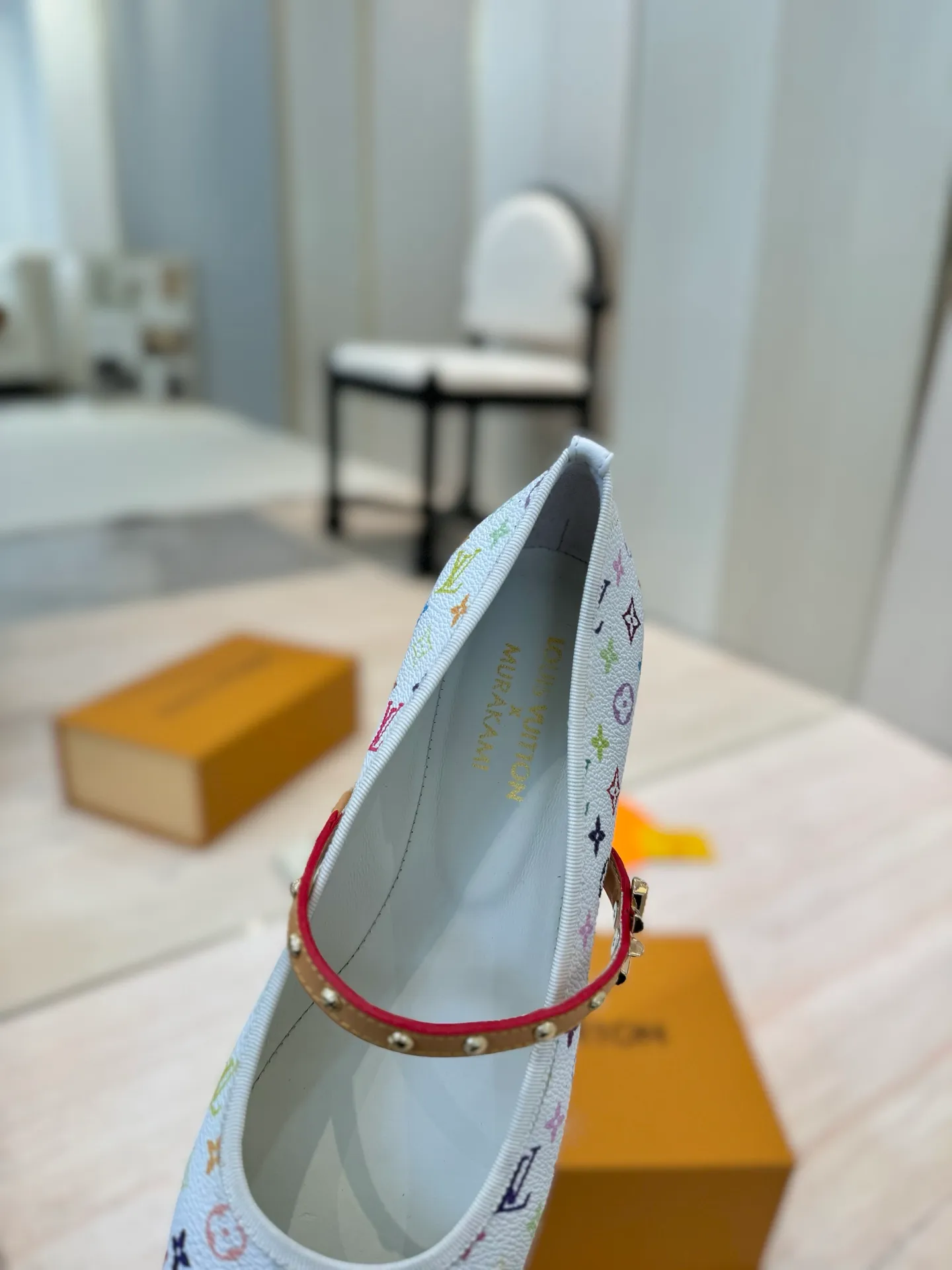 👟👟Ex-factory price 620👟👟 (top version) louis vuitton LV Louis Vuitton 25/Spring and Summer The latest Mary Jane shoes are simple and exquisite, full of high-end, showing elegance~ They look great on the feet and are full of summer shoes💯Awesome ✅Upper: 3D printed cowhide ✅Inner lining: Sheepskin lining, ✅Outsole: Genuine leather outsole imported from Italy ✅Size: 35-41 (40 to 41 customized, non-returnable) ✅Packaging: full set of packaging